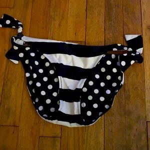 Reversible bikini bottom size large